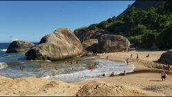 praia-de-itaipuacu,-em-marica,-recebe-acao-de-prevencao-e-combate-a-afogamento