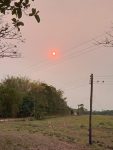 fumaca-de-queimadas-deixa-sol-mais-alaranjado-e-surpreende-moradores-na-regiao-dos-lagos